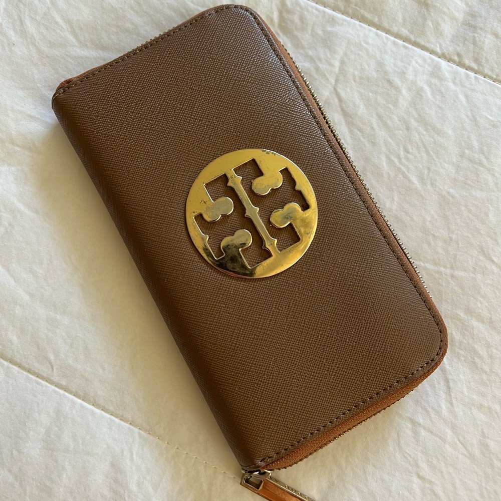 Tory Burch wallet
